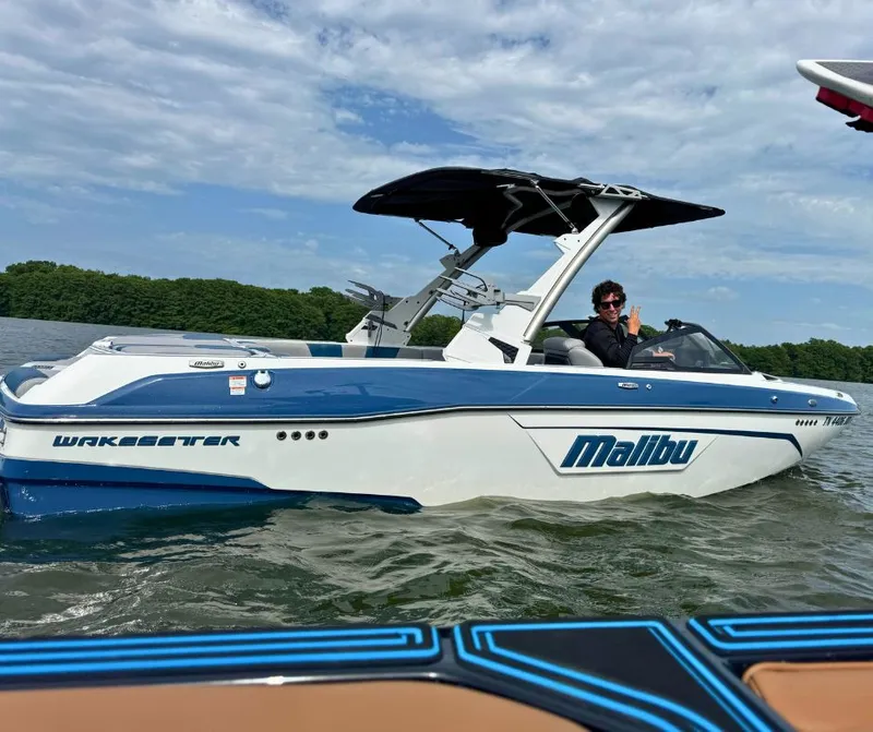 The Image of Malibu Wakesetter 23 LSV 2022 - 1