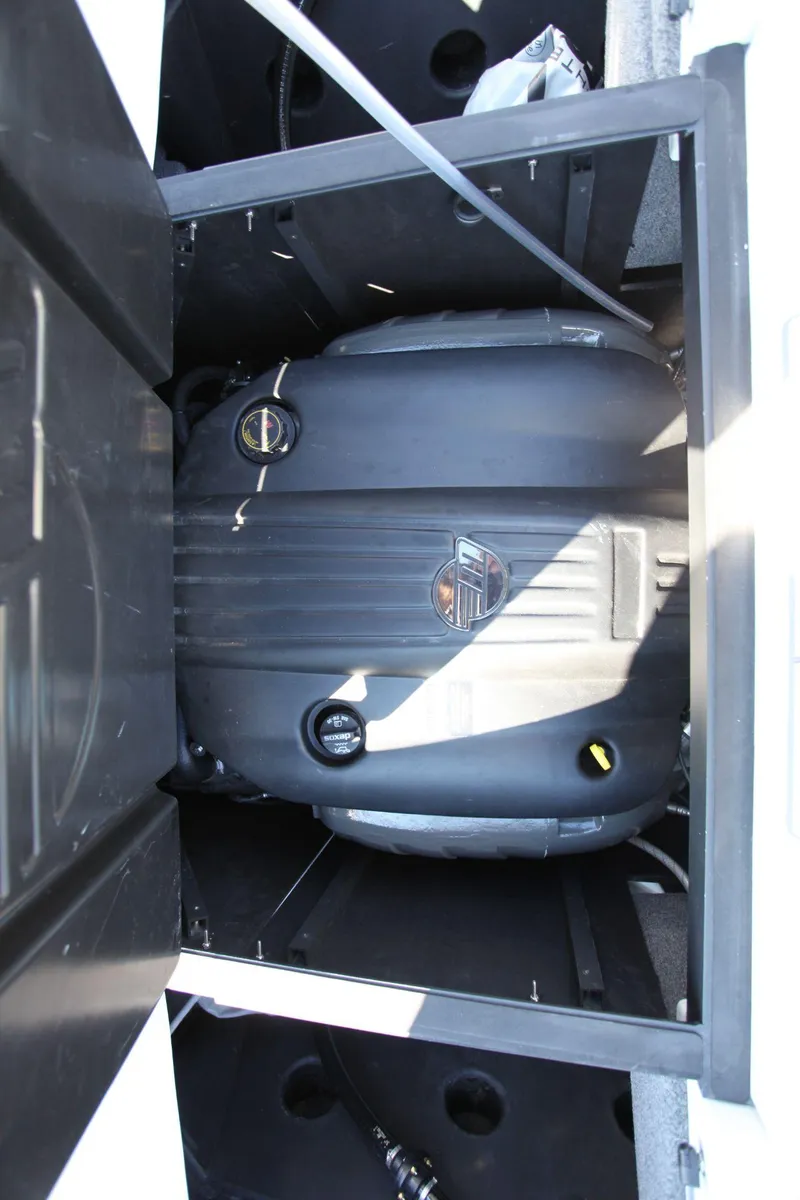 Slide: The Image of Malibu Wakesetter 23 LSV 2022 - 14