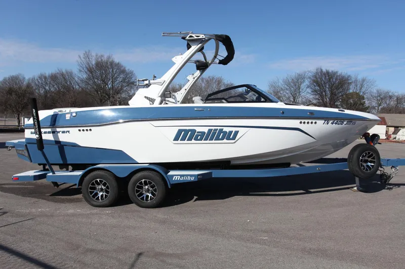 Slide: The Image of Malibu Wakesetter 23 LSV 2022 - 4