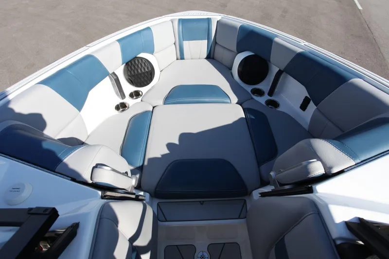 Slide: The Image of Malibu Wakesetter 23 LSV 2022 - 5