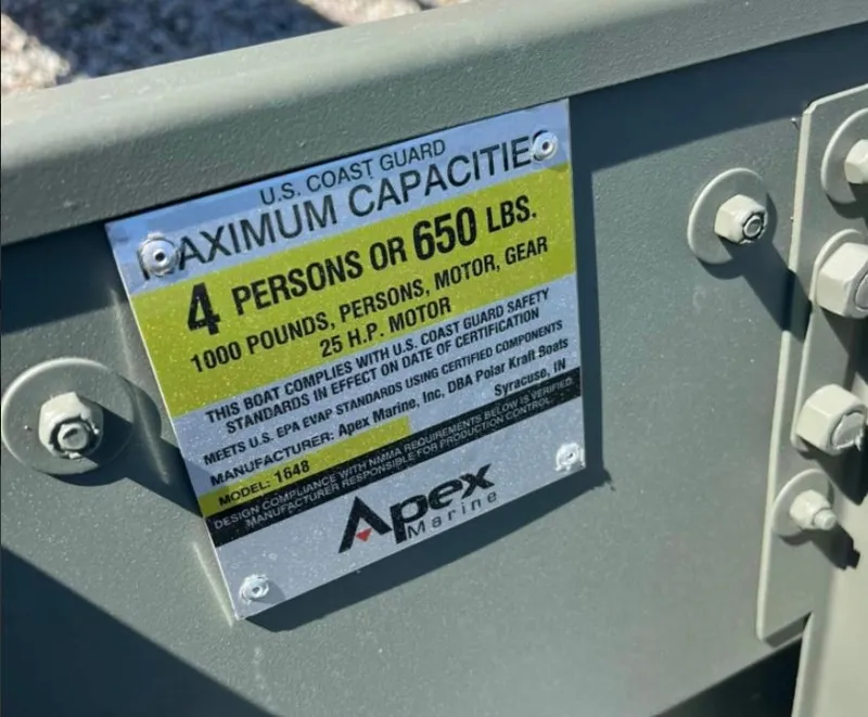 Slide: The Image of Capacity label for Polar Kraft Jon DKJ1648-15 boat, 2023 model. - 7