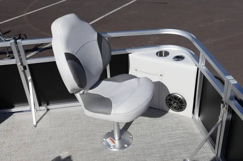 Slide: The Image of Avalon 1780 Venture Bow Fish 2024 - 22