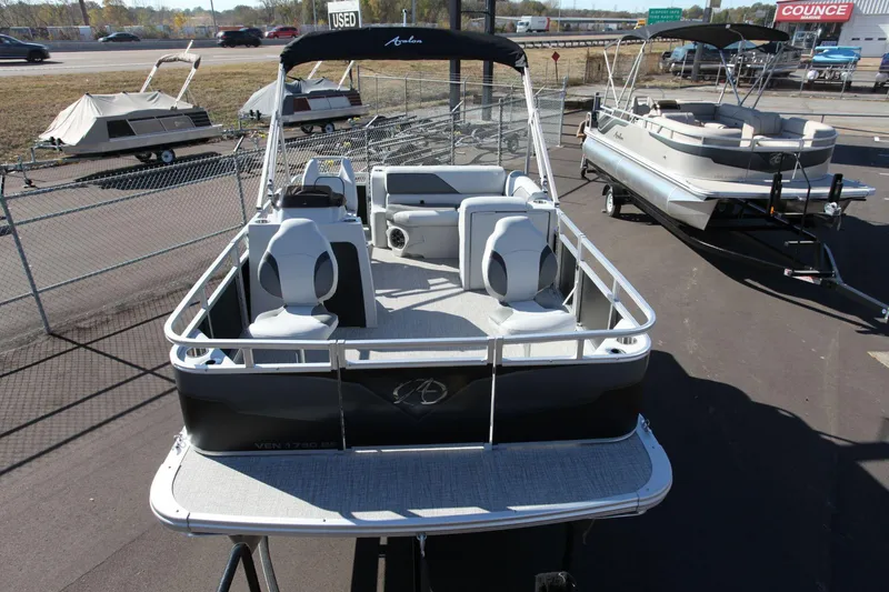 Slide: The Image of Avalon 1780 Venture Bow Fish 2024 - 7