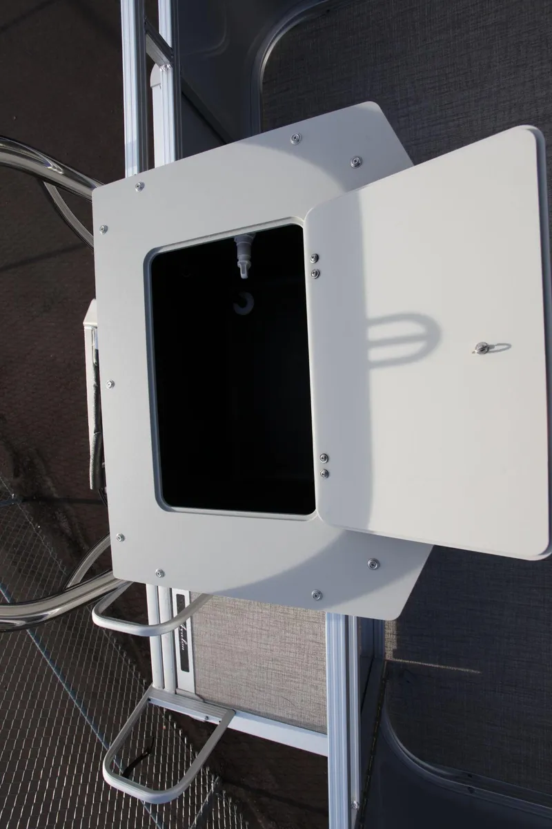 Slide: The Image of Avalon 2024 Avalon 2380 Venture Fish-N-Cruise 2024 - 17