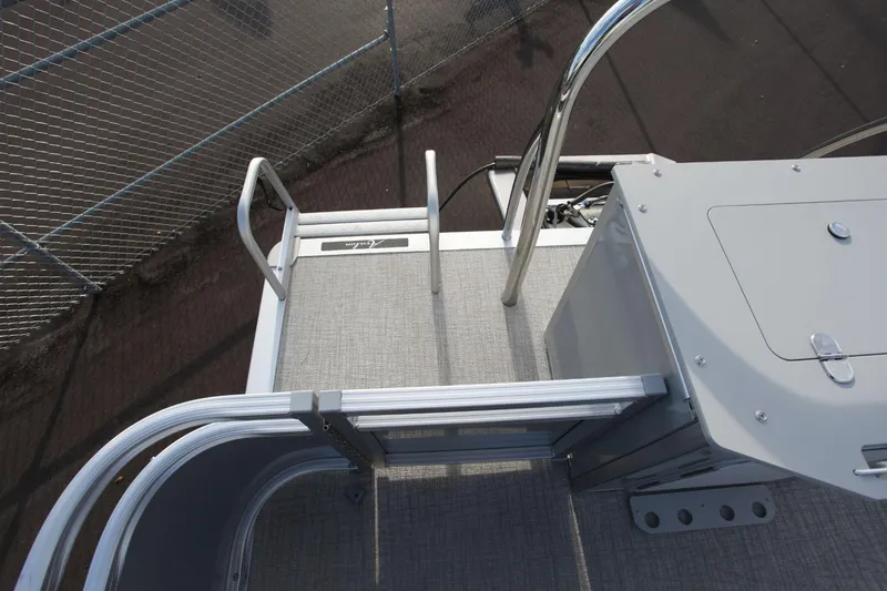 Slide: The Image of Avalon 2024 Avalon 2380 Venture Fish-N-Cruise 2024 - 18