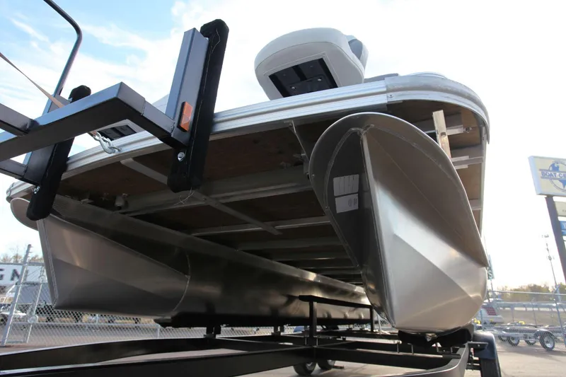 Slide: The Image of Avalon 2024 Avalon 2380 Venture Fish-N-Cruise 2024 - 21