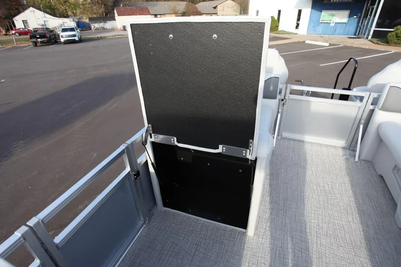 Slide: The Image of Avalon 2024 Avalon 2380 Venture Fish-N-Cruise 2024 - 7