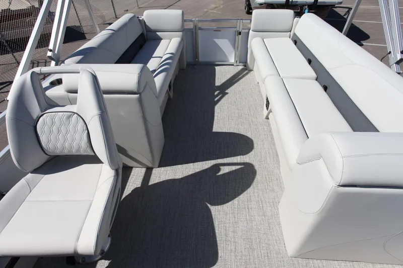 Slide: The Image of Avalon 2380 QL 2025 - 12