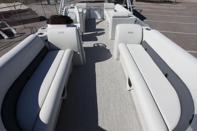 Slide: The Image of Avalon 2380 QL 2025 - 6