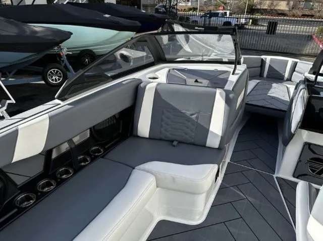 Slide: The Image of Malibu 26 LSV 2025 - 10