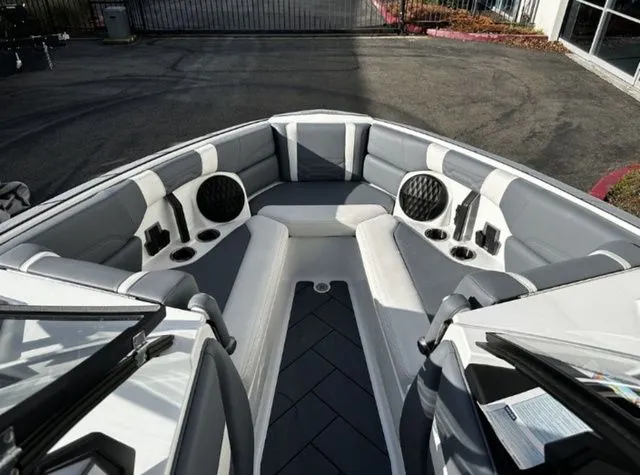 Slide: The Image of Malibu 26 LSV 2025 - 18