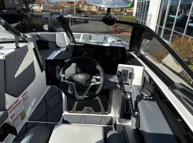 Slide: The Image of Malibu M230 2025 - 14