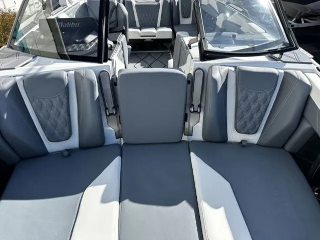 Slide: The Image of Malibu M230 2025 - 19