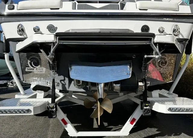 Slide: The Image of Malibu M230 2025 - 5