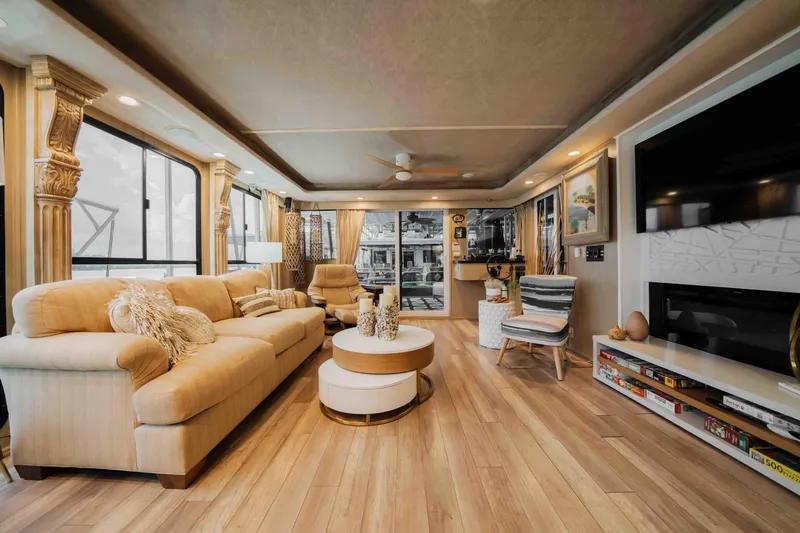 Slide: The Image of Luxurious 1998 Sumerset houseboat interior with elegant furnishings and modern decor. - 39