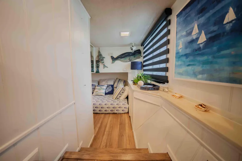 Slide: The Image of Sumerset Houseboat 1998 - 54