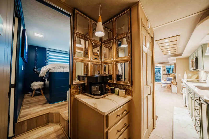 Slide: The Image of Sumerset Houseboat 1998 - 65