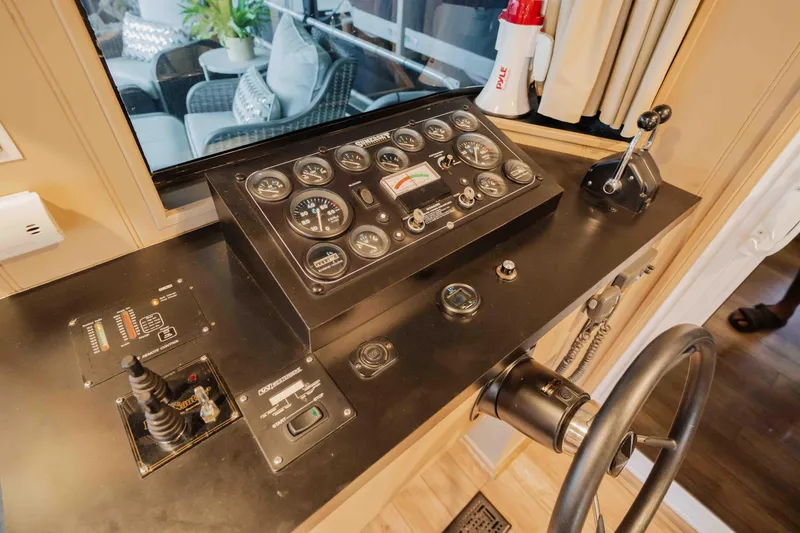 Slide: The Image of Sumerset Houseboat 1998 - 71