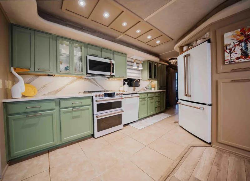 Slide: The Image of Sumerset Houseboat 1998 - 80