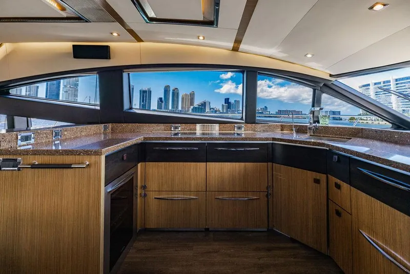 Slide: The Image of Sea Ray L650 Fly 2016 - 52