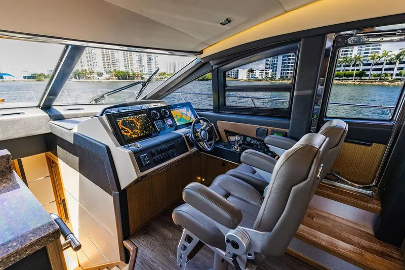 Slide: The Image of Sea Ray L650 Fly 2016 - 57