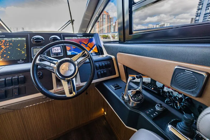 Slide: The Image of Sea Ray L650 Fly 2016 - 60