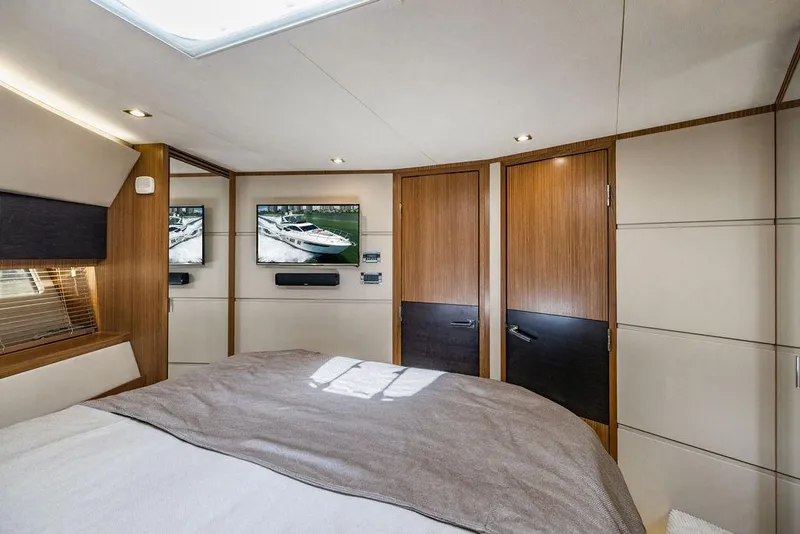 Slide: The Image of Sea Ray L650 Fly 2016 - 66