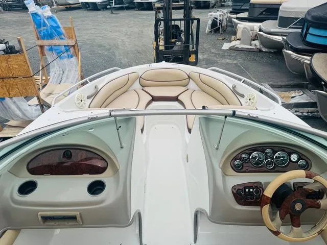 Slide: The Image of Crownline Boats 216 LS 2004 - 9