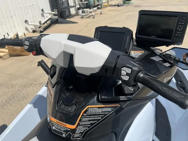 Slide: The Image of Kawasaki Ultra® 160LX-S Angler 2025 - 29