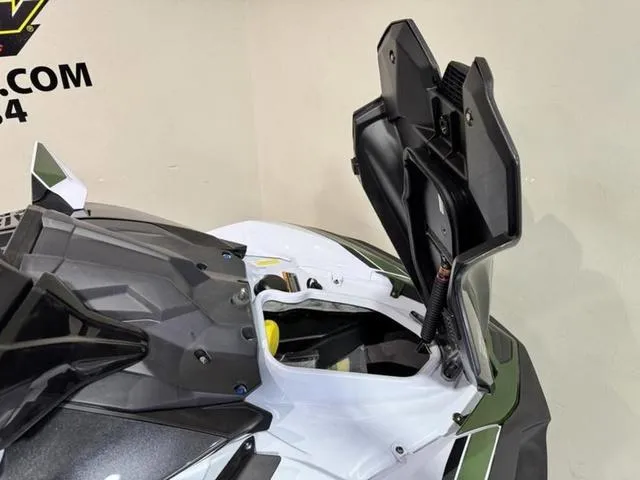 Slide: The Image of Kawasaki Ultra® 160LX-S Angler 2025 - 6