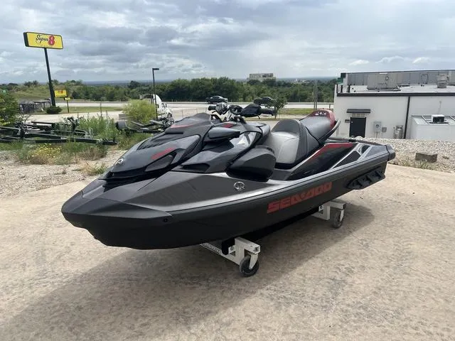 Slide: The Image of Sea-Doo GTR 2025 - 4