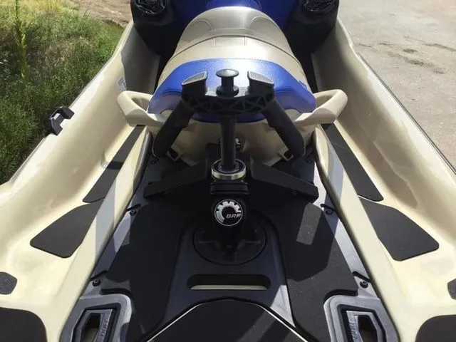 Slide: The Image of Sea-Doo Wake 2025 - 14