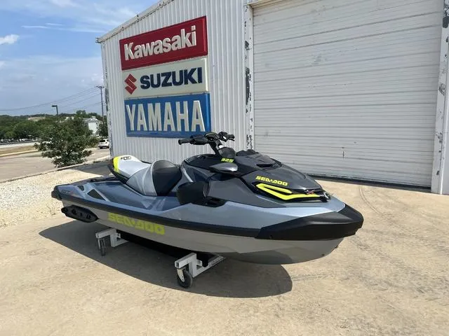 Slide: The Image of Sea-Doo RXT-X 2025 - 2