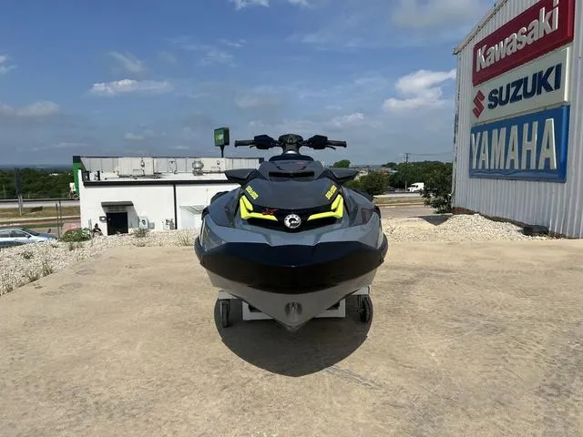 Slide: The Image of Sea-Doo RXT-X 2025 - 3