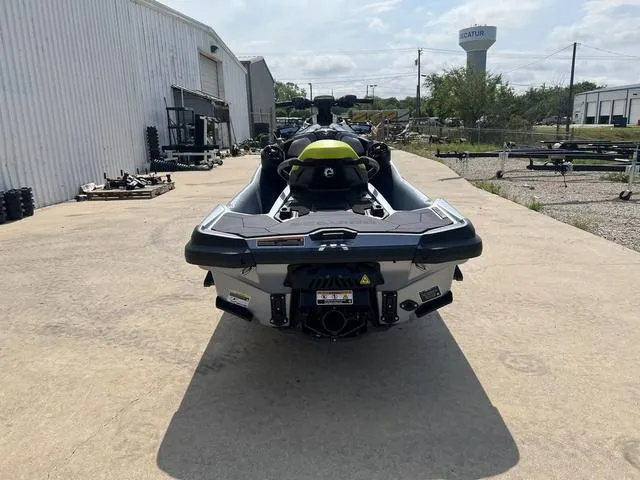 Slide: The Image of Sea-Doo RXT-X 2025 - 7