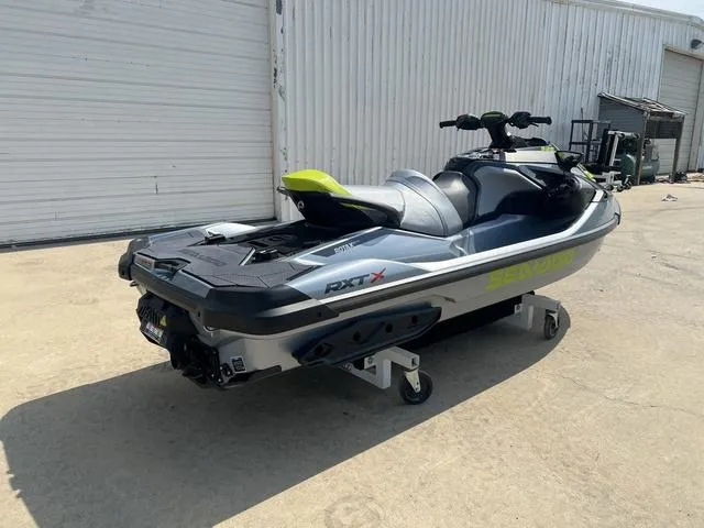 Slide: The Image of Sea-Doo RXT-X 2025 - 8