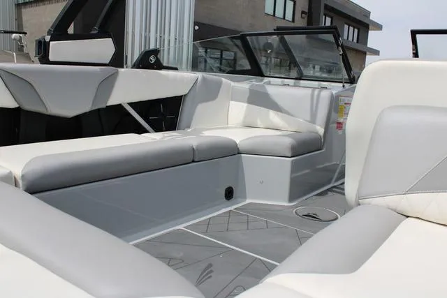 Slide: The Image of Tigé Z3 2022 - 5