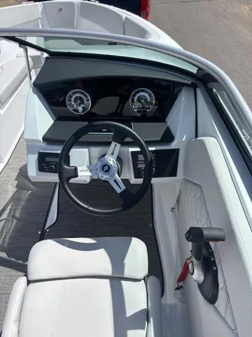 Slide: The Image of Four Winns H1 2025 - 15