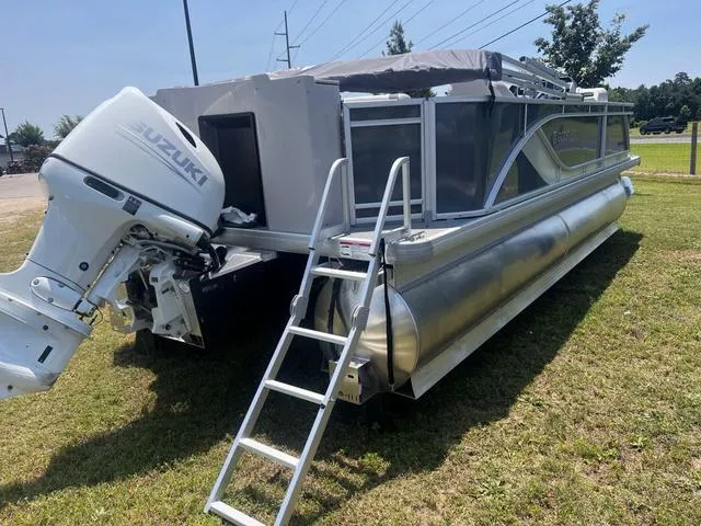 Slide: The Image of Godfrey SWEETWATER 2086 SBX W/140HP 2025 - 5