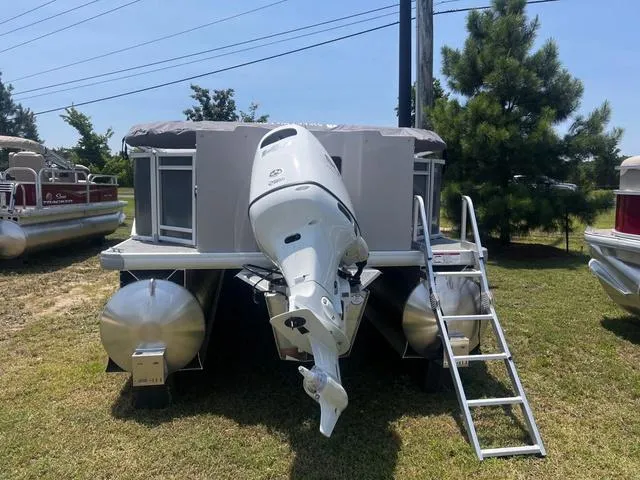 Slide: The Image of Godfrey SWEETWATER 2086 SBX W/140HP 2025 - 6