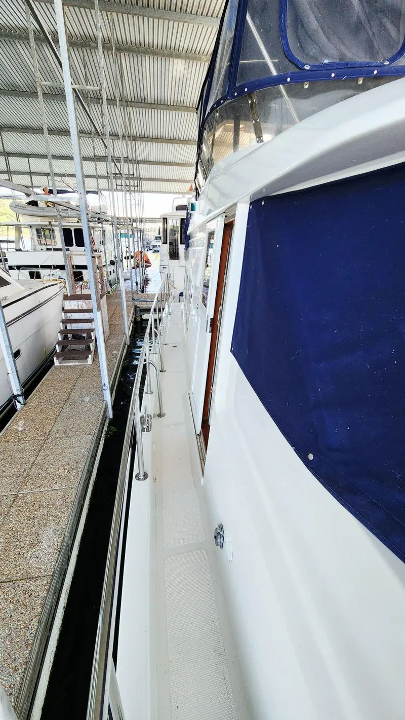 Slide: The Image of Ocean Alexander 511 Classico 2000 - 55