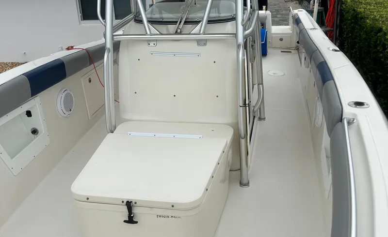 Slide: The Image of 2006 Hydra-Sports Vector 2900 CC boat interior with seating and storage. - 21