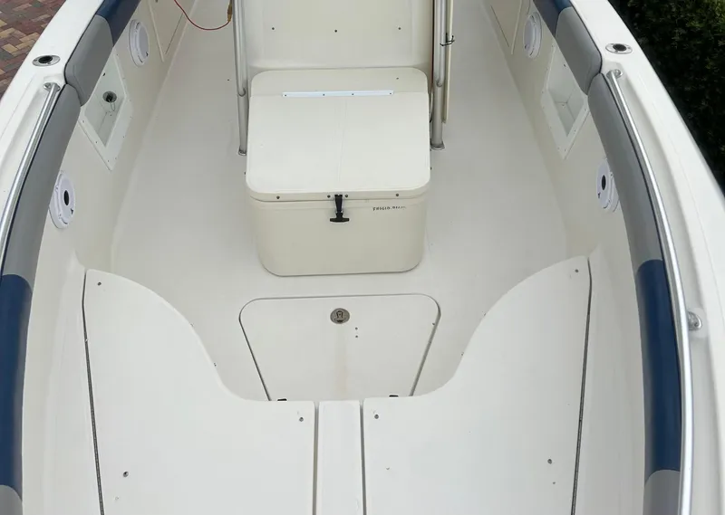 Slide: The Image of 2006 Hydra-Sports Vector 2900 CC boat interior with seating and storage. - 22