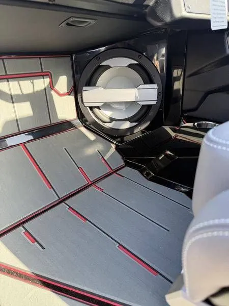 Slide: The Image of Supra SL 450 2025 - 12