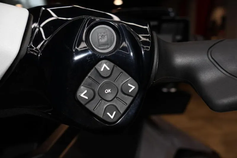 Slide: The Image of Sea-Doo FishPro Trophy 170 2025 - 8