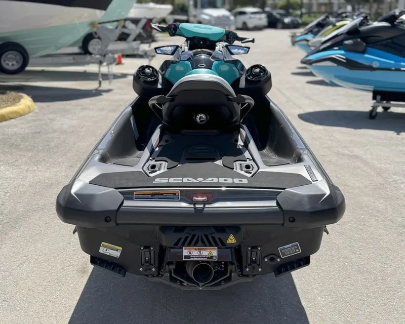 Slide: The Image of Sea-Doo GTR 230 2025 - 4