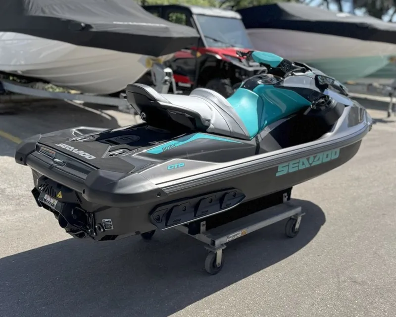 Slide: The Image of Sea-Doo GTR 230 2025 - 5
