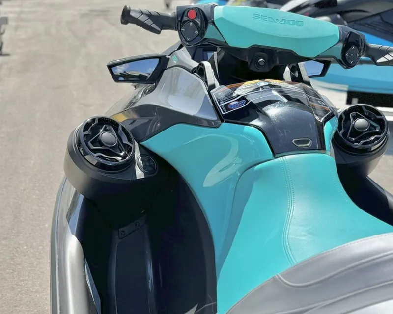Slide: The Image of Sea-Doo GTR 230 2025 - 6