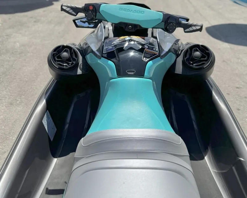 Slide: The Image of Sea-Doo GTR 230 2025 - 7