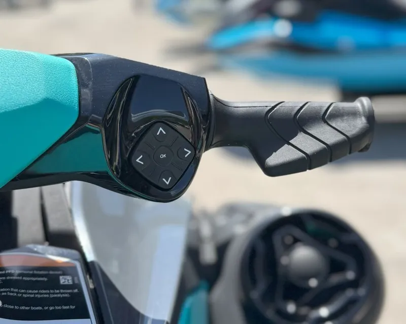 Slide: The Image of Sea-Doo GTR 230 2025 - 9